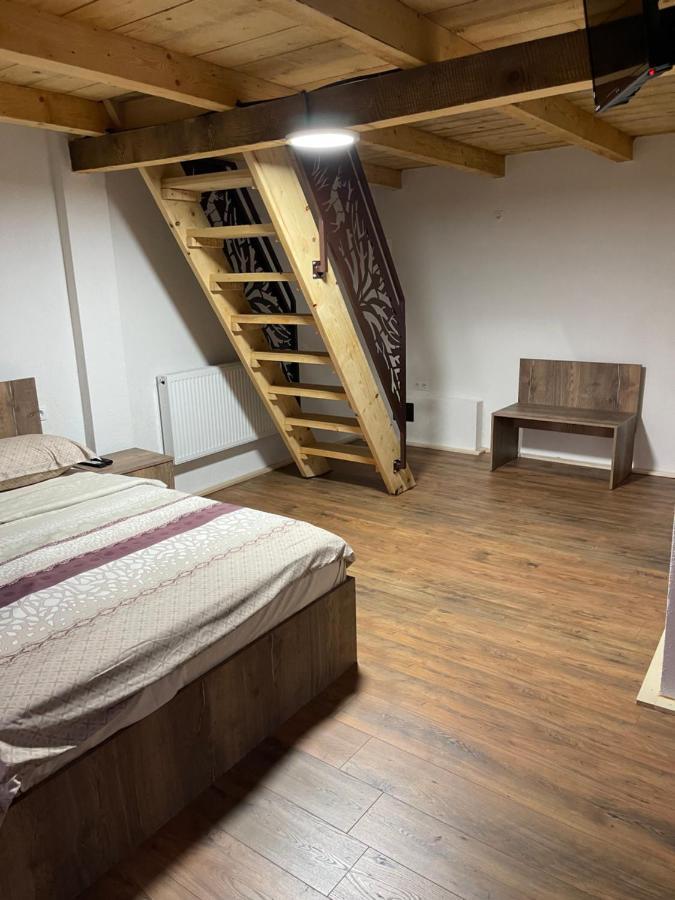 Bed and Breakfast Wineyards Salin Турда Экстерьер фото